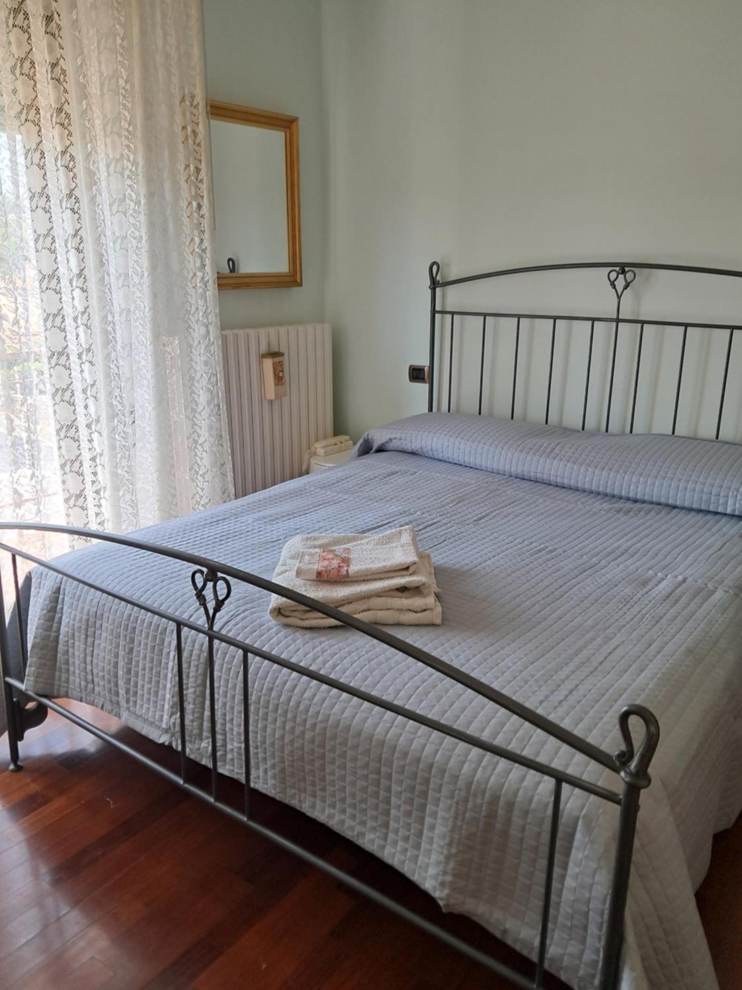 Roses House Apartment Porto San Giorgio Luaran gambar